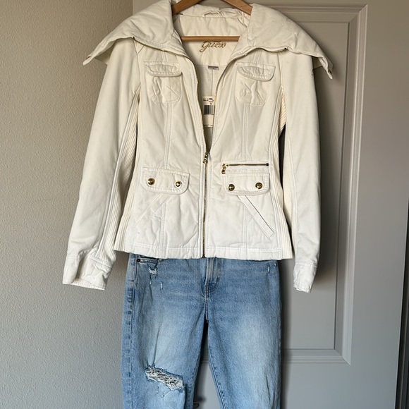 NEW GUESS Women’s Jacket 🧥 size Small - Picture 4 of 9
